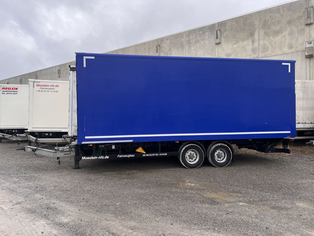 Möslein Tandem Koffer, Ladebordwand + Durchladbar, Weni - Closed box trailer: picture 1 Möslein Tandem Koffer, Ladebordwand + Durchladbar, Weni - Closed box trailer: picture 1