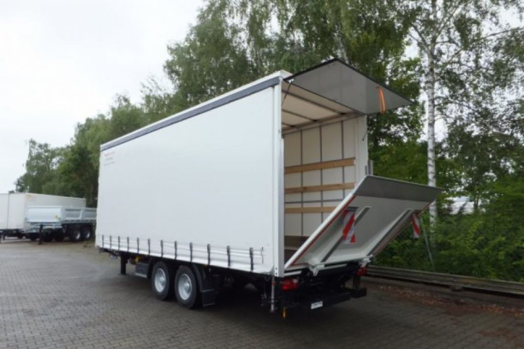 Curtainsider trailer Möslein  neuer Planenanhänger, Ladebordwand + Durchladba: picture 9