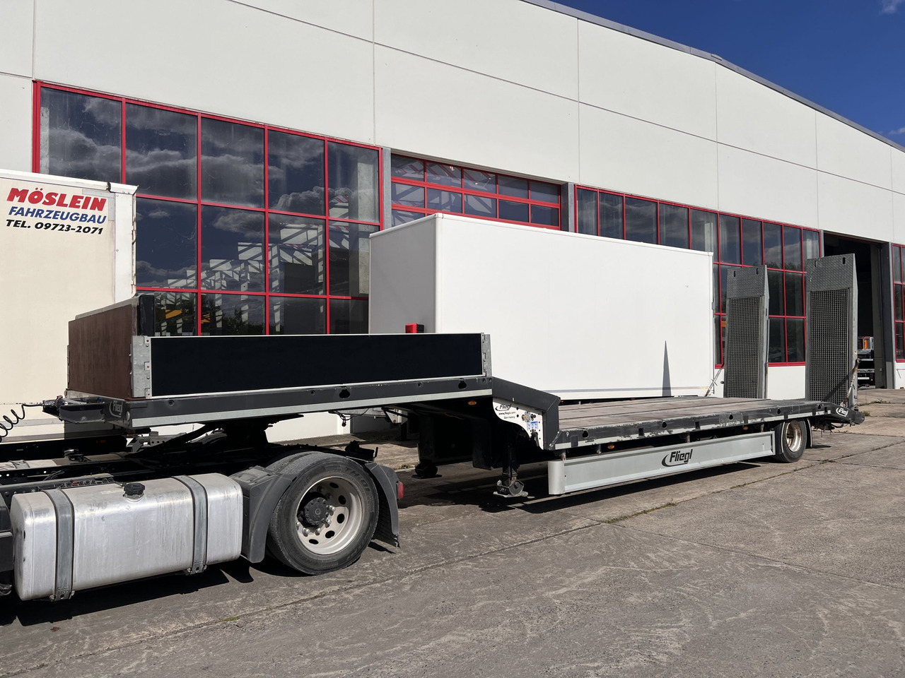 Müller Mitteltal T 1 Achs Satteltieflader - Low loader semi-trailer: picture 3 Müller Mitteltal T 1 Achs Satteltieflader - Low loader semi-trailer: picture 3