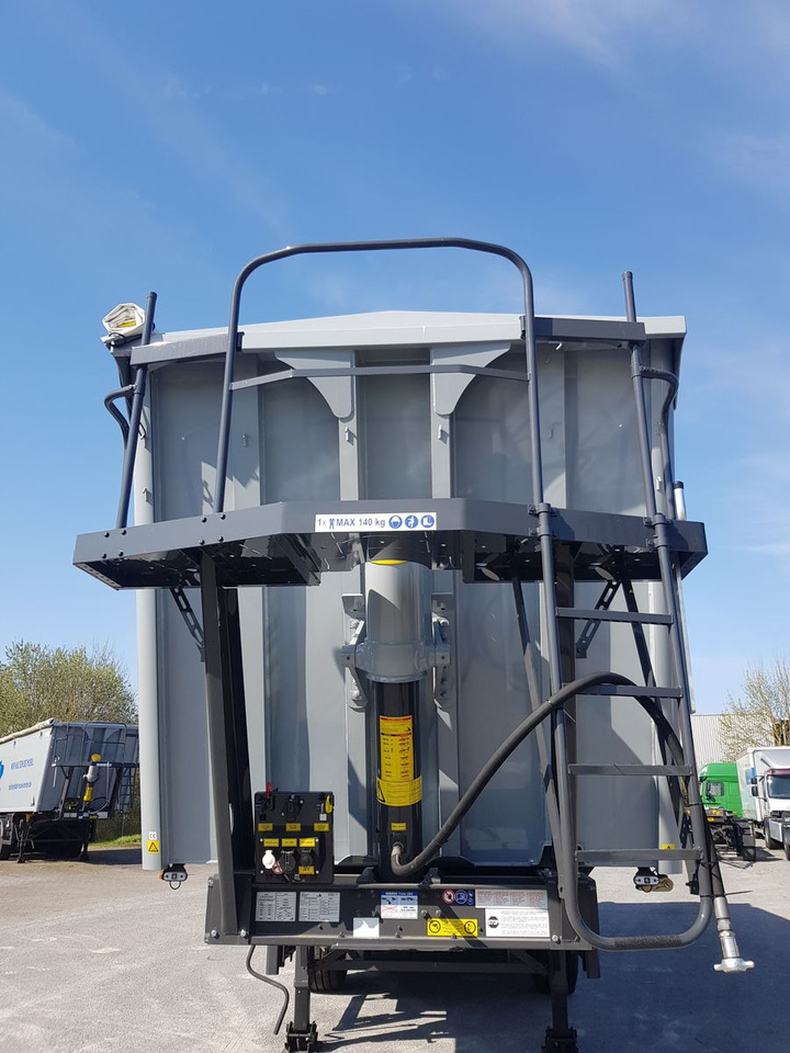 Stas agroSTAR 47,6 cbm Kippsattelauflieger Stas agroSTAR 47,6 cbm Kippsattelauflieger - Tipper semi-trailer: picture 3 Stas agroSTAR 47,6 cbm Kippsattelauflieger Stas agroSTAR 47,6 cbm Kippsattelauflieger - Tipper semi-trailer: picture 3