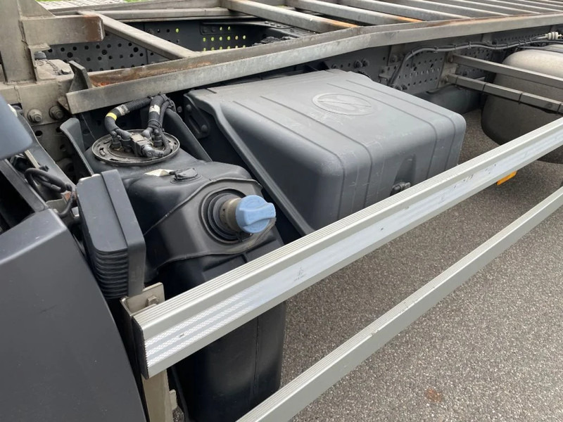 Container transporter/ Swap body truck Mercedes-Benz Antos 1927 2016 renova wissellaadbak systeem: picture 16