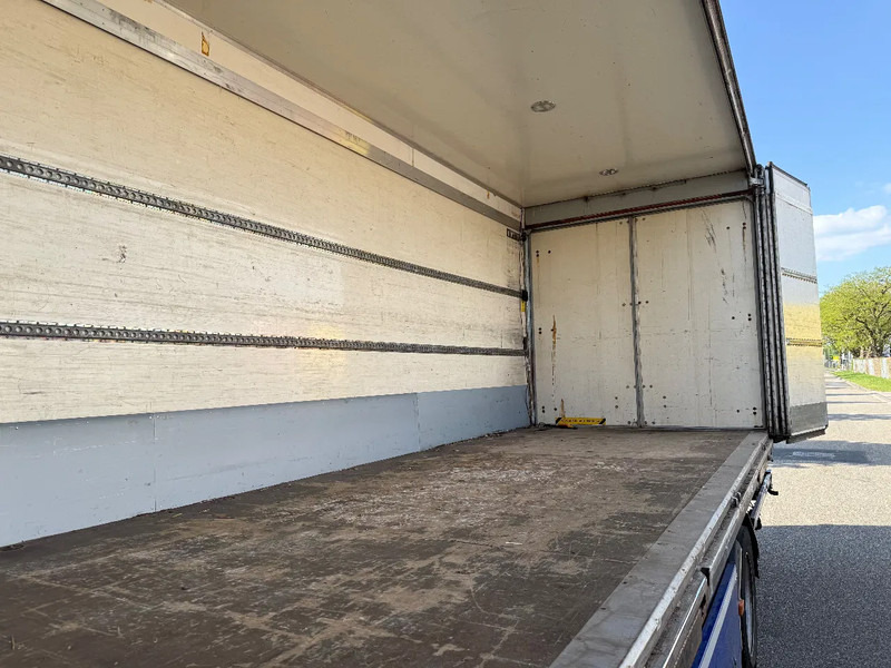 Scania P280 2013 only 523.000 km - Container transporter/ Swap body truck: picture 3 Scania P280 2013 only 523.000 km - Container transporter/ Swap body truck: picture 3