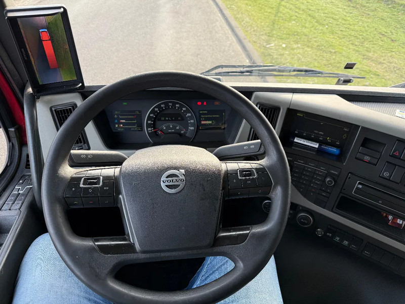 Lease a Volvo FM 330 2017 Volvo FM 330 2017: picture 15