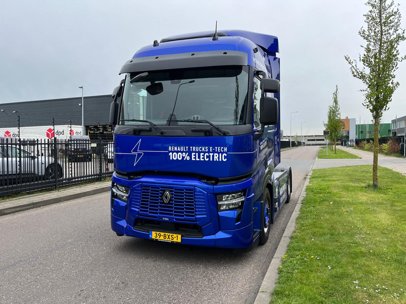Renault T E-tech T4x2 540kWh 6-packs battery Sleeper Cab 2 beds, Nieuwstaat/New condition - Tractor unit: picture 3 Renault T E-tech T4x2 540kWh 6-packs battery Sleeper Cab 2 beds, Nieuwstaat/New condition - Tractor unit: picture 3