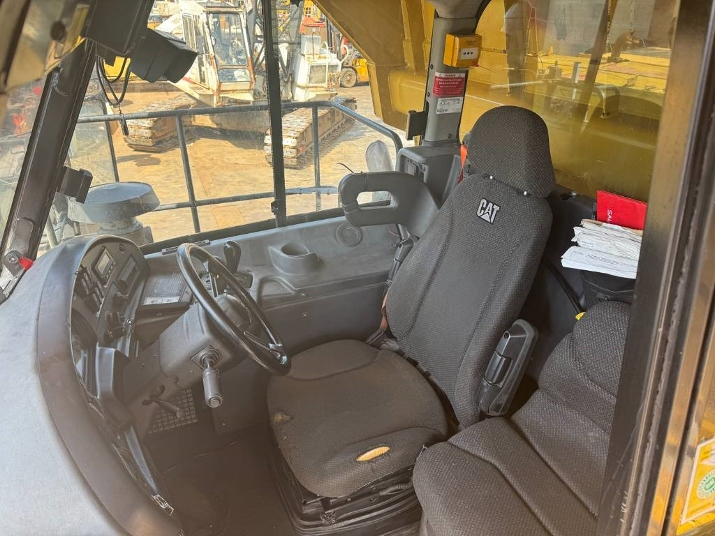 Rigid dumper/ Rock truck CAT 770: picture 10 Rigid dumper/ Rock truck CAT 770: picture 10