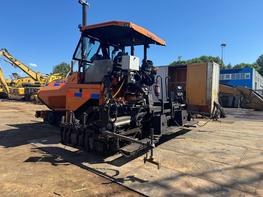 CAT AP 555 E - Asphalt paver: picture 3 CAT AP 555 E - Asphalt paver: picture 3