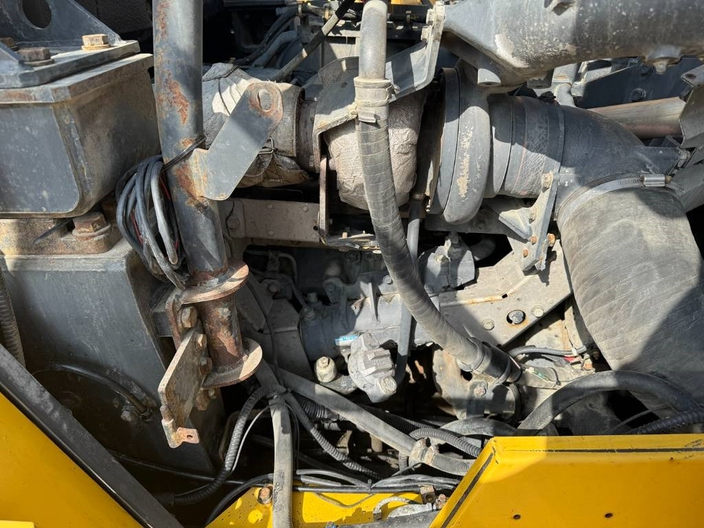 Articulated dumper Komatsu HM 350-2: picture 17