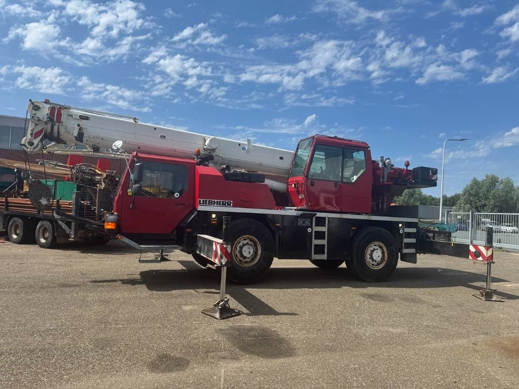 Liebherr LTM 1030-2.1 ( WITH JIB ) - All terrain crane: picture 2 Liebherr LTM 1030-2.1 ( WITH JIB ) - All terrain crane: picture 2