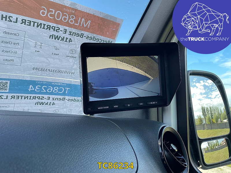 Panel van, Electric van Mercedes-Benz E-Sprinter L2H2 41kWh: picture 16 Panel van, Electric van Mercedes-Benz E-Sprinter L2H2 41kWh: picture 16