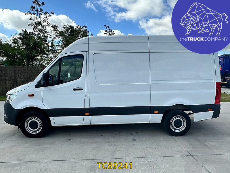 Mercedes-Benz Sprinter 317 CDI L2H2 - Panel van: picture 4 Mercedes-Benz Sprinter 317 CDI L2H2 - Panel van: picture 4