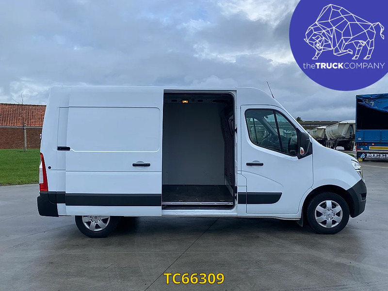 Lease a Nissan Interstar 130.35 L2H2 Nissan Interstar 130.35 L2H2: picture 12 Lease a Nissan Interstar 130.35 L2H2 Nissan Interstar 130.35 L2H2: picture 12