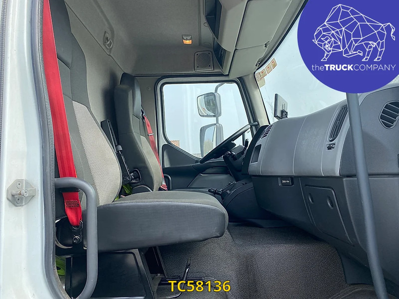 Renault D 240 - Box truck: picture 2 Renault D 240 - Box truck: picture 2