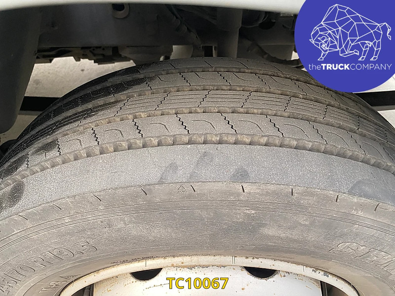 Box truck Renault Midlum 240: picture 14 Box truck Renault Midlum 240: picture 14