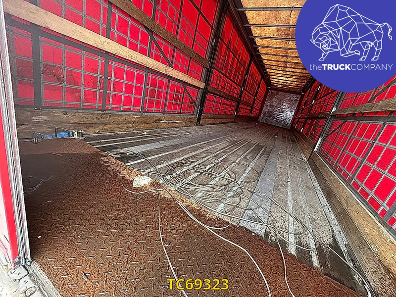 SYSTEM TRAILERS CCC 4133 - Curtainsider semi-trailer: picture 5 SYSTEM TRAILERS CCC 4133 - Curtainsider semi-trailer: picture 5