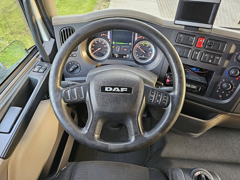 Interior photo 2: Refrigerator truck DAF LF 280 16T THERMOKING LIFT