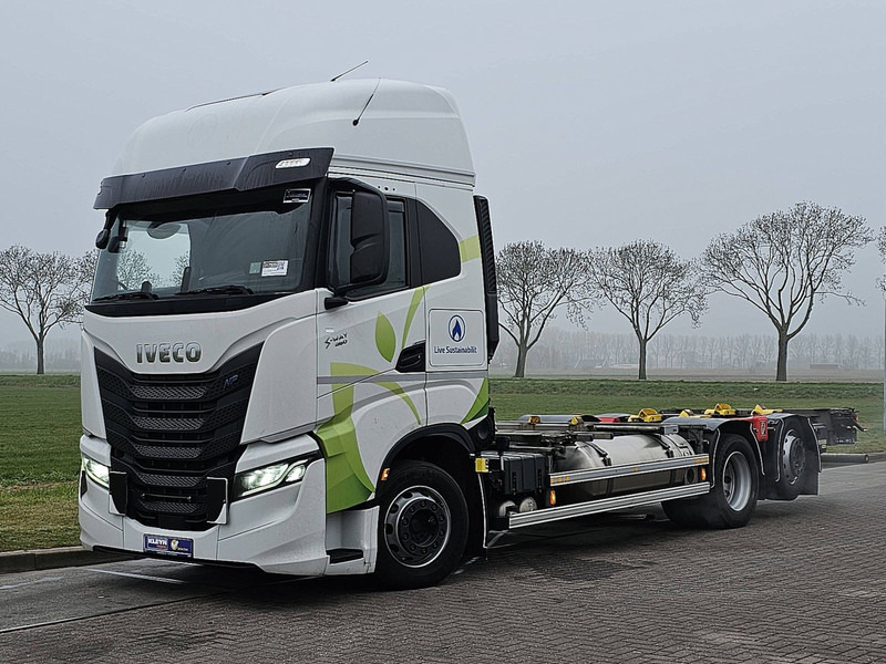Iveco S-WAY AS260S46 LNG INT. STEERAXLE - Container transporter/ Swap body truck: picture 2 Iveco S-WAY AS260S46 LNG INT. STEERAXLE - Container transporter/ Swap body truck: picture 2