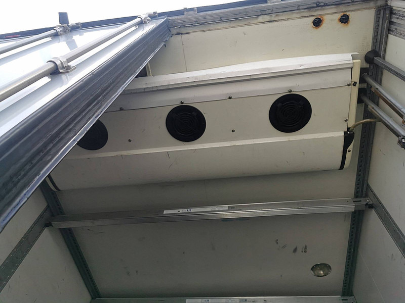 Refrigerator semi-trailer Krone SD R: picture 11