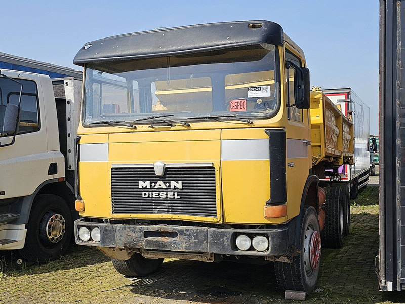 MAN 26.281 DFK 6X4 STEEL 6 CYL. - Tipper: picture 2 MAN 26.281 DFK 6X4 STEEL 6 CYL. - Tipper: picture 2