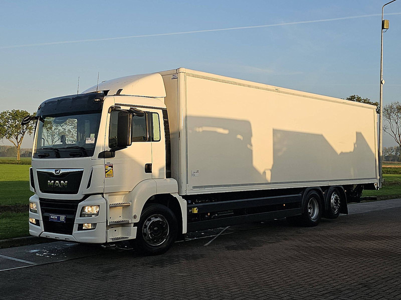 MAN 26.320 TGS - Box truck: picture 2 MAN 26.320 TGS - Box truck: picture 2