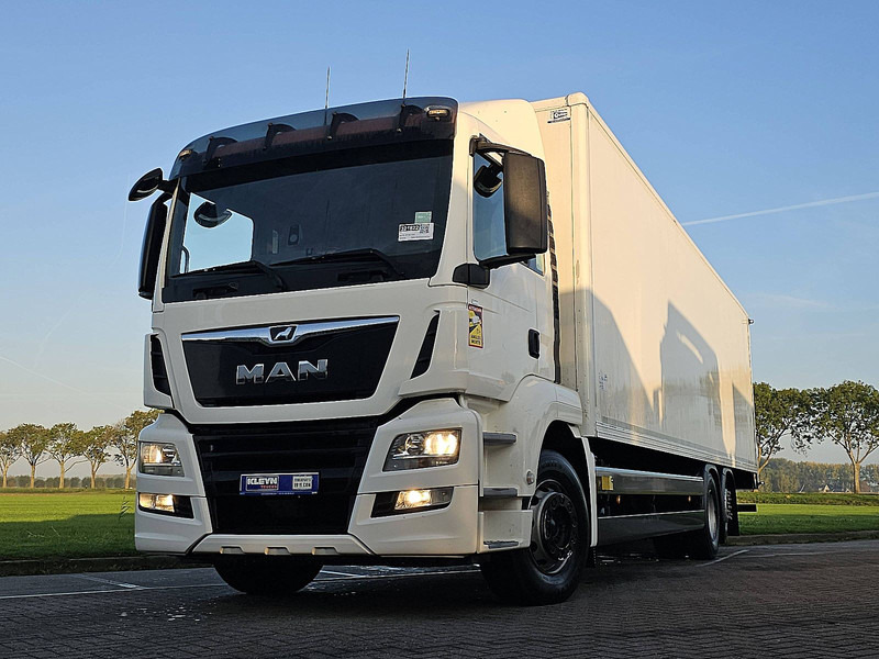 MAN 26.320 TGS - Box truck: picture 1 MAN 26.320 TGS - Box truck: picture 1