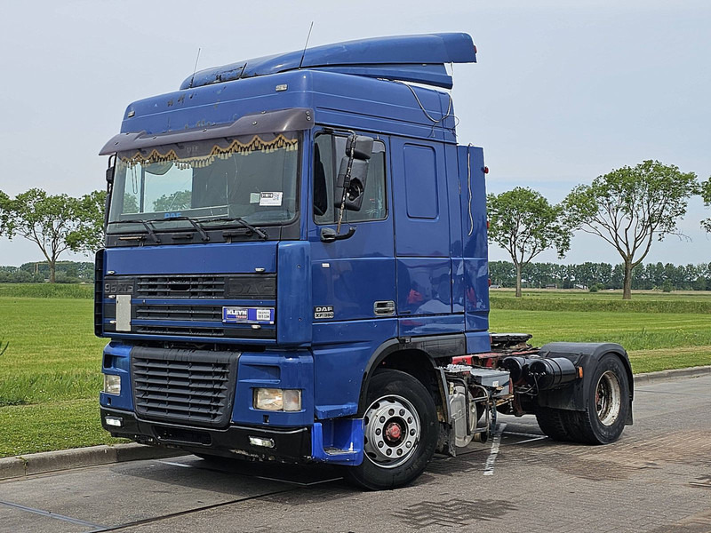 DAF XF 95.380 EURO 3 MANUAL - Tractor unit: picture 2 DAF XF 95.380 EURO 3 MANUAL - Tractor unit: picture 2