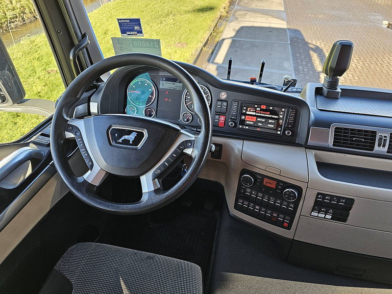 Interior photo 1: Tractor unit MAN 18.460 TGS ADR EXII, EXIII FL