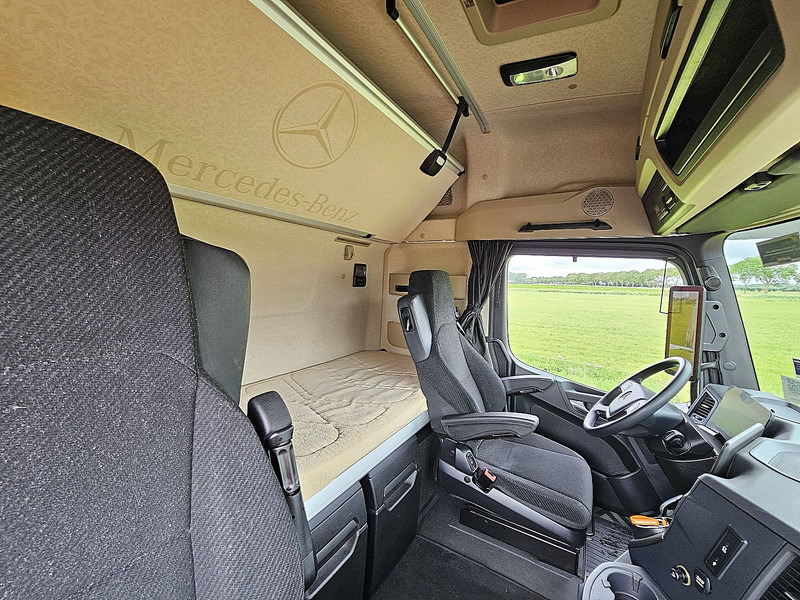 Tractor unit Mercedes-Benz ACTROS 1845 LS L LED BIGSP. 2X TANK: picture 18