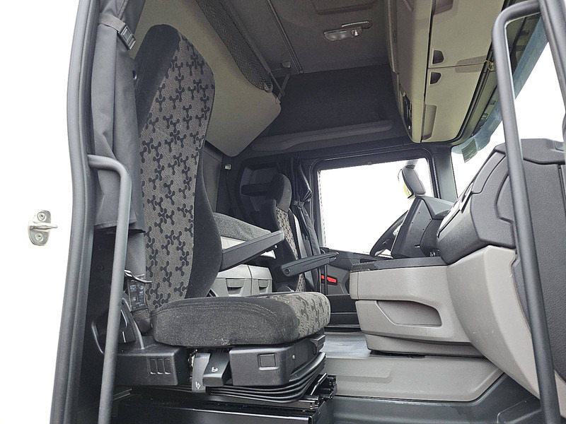 Tractor unit Scania R450: picture 7