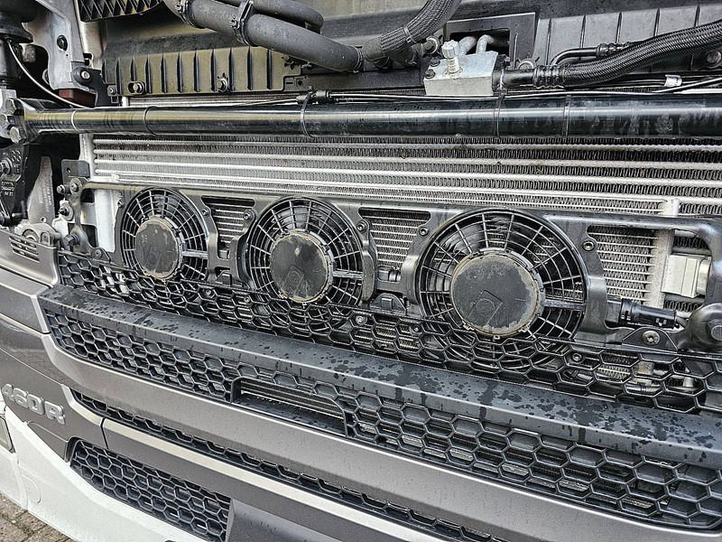 Tractor unit Scania R460: picture 16