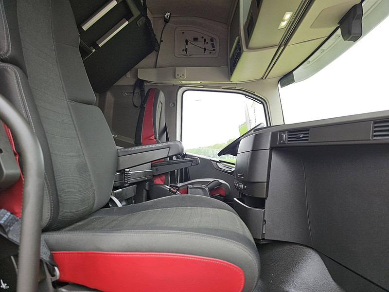 Tractor unit Volvo FH 460 6X2 XENON I-SAVE: picture 14