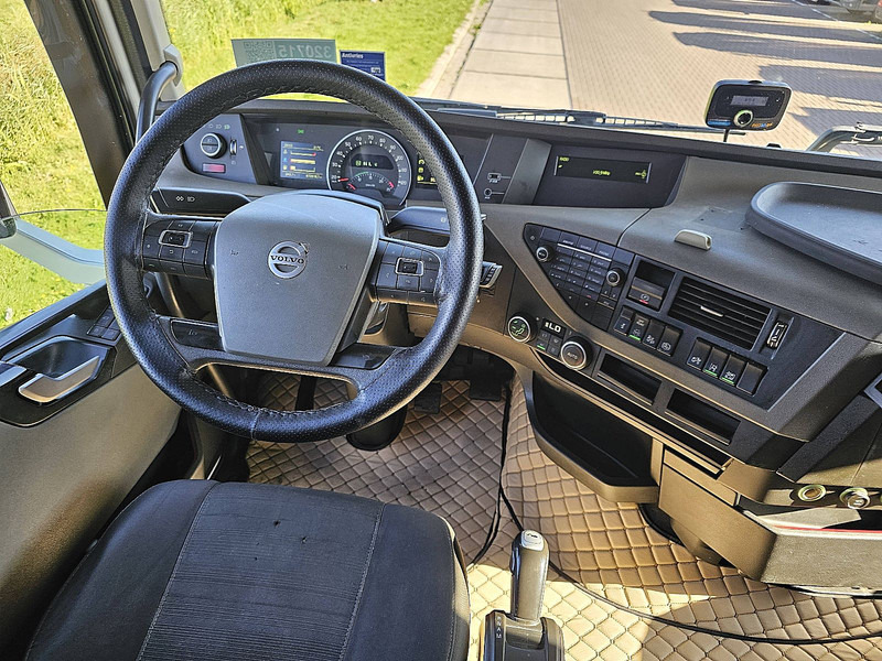 Tractor unit Volvo FH 500: picture 8