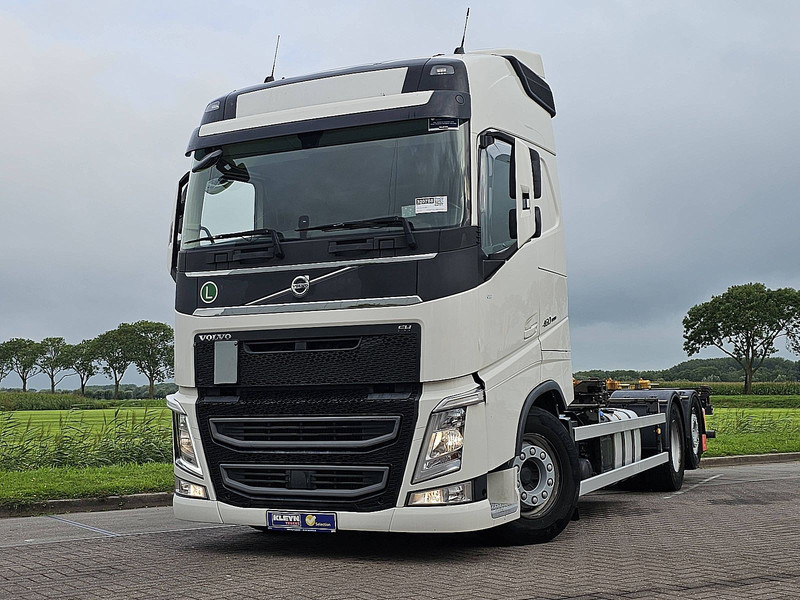 Volvo FH 460 6x2*4 - Container transporter/ Swap body truck: picture 1 Volvo FH 460 6x2*4 - Container transporter/ Swap body truck: picture 1