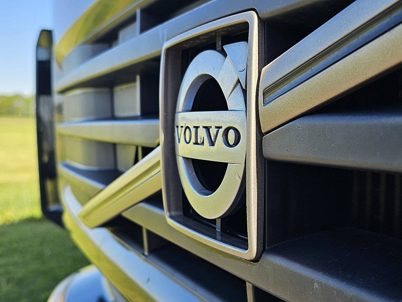 Refrigerator truck Volvo FL 240.12 AIRCO ISO BOX HEATER: picture 18 Refrigerator truck Volvo FL 240.12 AIRCO ISO BOX HEATER: picture 18