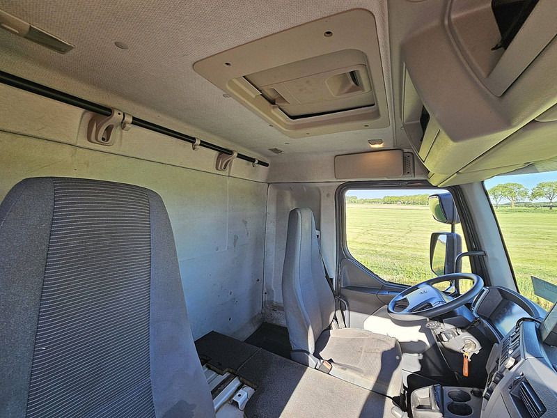 Refrigerator truck Volvo FL 240.12 AIRCO ISO BOX HEATER: picture 13 Refrigerator truck Volvo FL 240.12 AIRCO ISO BOX HEATER: picture 13