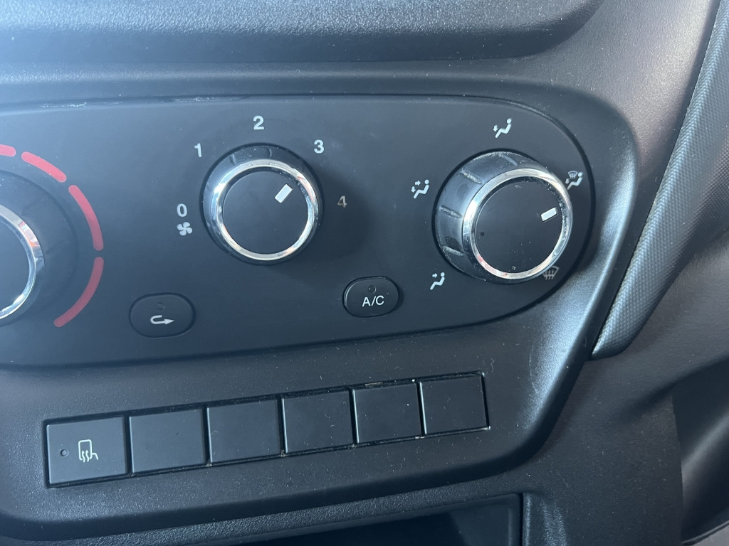 Box van Iveco Daily 35S14 Thermokoffer 4,35m Klima Automatik!!: picture 15 Box van Iveco Daily 35S14 Thermokoffer 4,35m Klima Automatik!!: picture 15