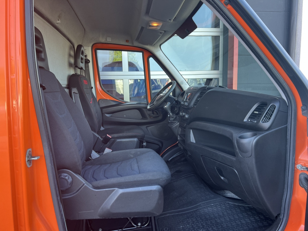 Box van Iveco Daily 35S14 Thermokoffer 4,35m Klima Automatik!!: picture 12 Box van Iveco Daily 35S14 Thermokoffer 4,35m Klima Automatik!!: picture 12