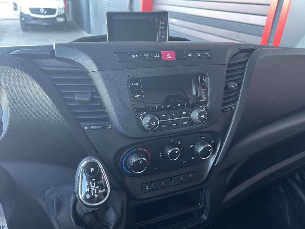 Box van Iveco Daily 35S14 Thermokoffer 4,35m Klima Automatik!!: picture 14 Box van Iveco Daily 35S14 Thermokoffer 4,35m Klima Automatik!!: picture 14