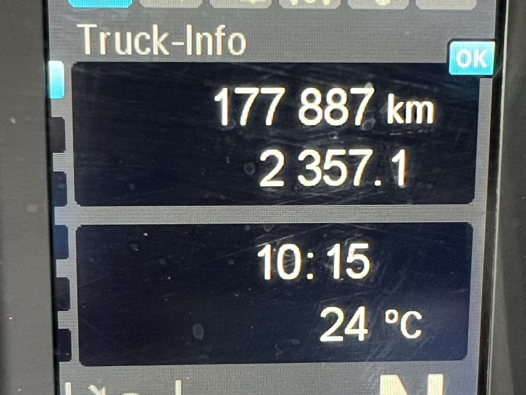 Mercedes-Benz Atego 1530 Euro6 Klima 6m Koffer AHK Orig.177tkm - Box truck: picture 2 Mercedes-Benz Atego 1530 Euro6 Klima 6m Koffer AHK Orig.177tkm - Box truck: picture 2