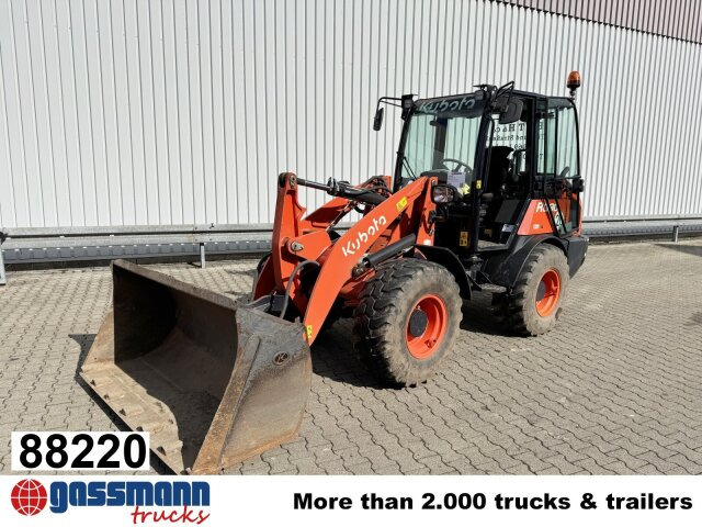 Kubota R090 4x4, Palettengabel, ca. 838 Betr.-Std. - Construction machinery: picture 1 Kubota R090 4x4, Palettengabel, ca. 838 Betr.-Std. - Construction machinery: picture 1