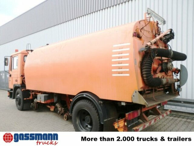 MAN M03 14.152 4x2, Schienenkehrmaschine - Road sweeper: picture 5 MAN M03 14.152 4x2, Schienenkehrmaschine - Road sweeper: picture 5