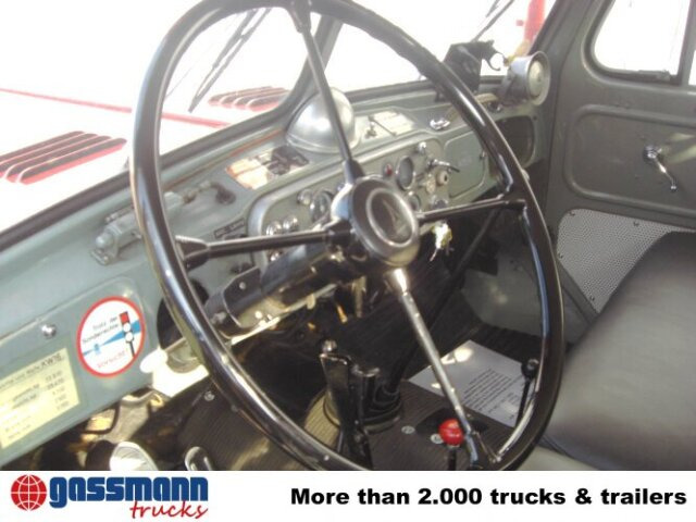 Magirus Deutz MAGIRUS URANUS 250D22 KW 16 Feuerwehr Kranwagen - Fire truck, Crane truck: picture 2 Magirus Deutz MAGIRUS URANUS 250D22 KW 16 Feuerwehr Kranwagen - Fire truck, Crane truck: picture 2