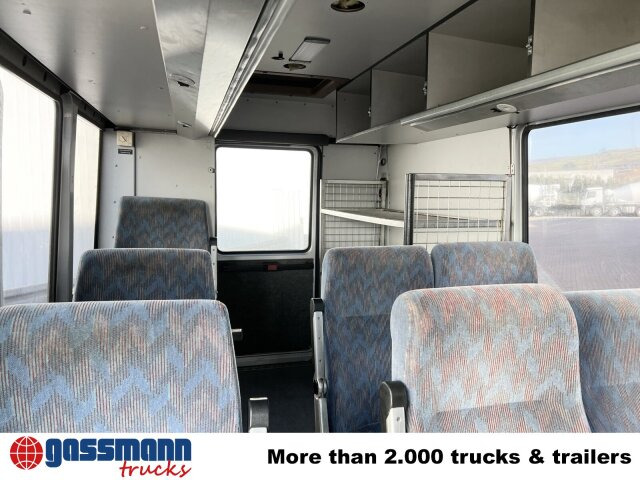 Mercedes-Benz 711 D-KA 4x2, Standklima, 11-Sitze, 2 x on stock - Minibus, Passenger van: picture 5 Mercedes-Benz 711 D-KA 4x2, Standklima, 11-Sitze, 2 x on stock - Minibus, Passenger van: picture 5