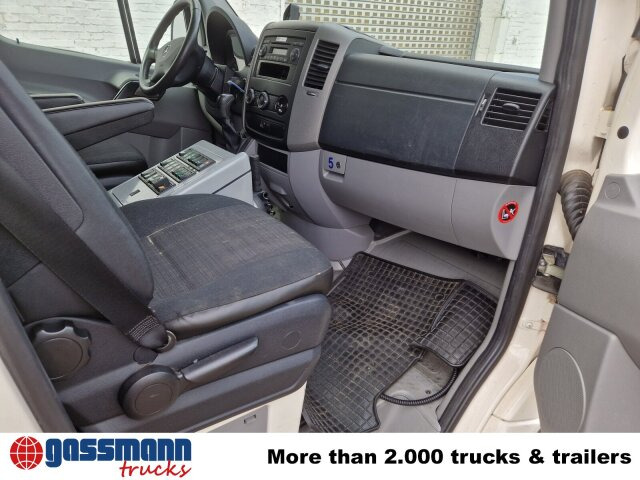 Mercedes-Benz Sprinter 516 CDI 4x2, Rettungswagen - Panel van: picture 4 Mercedes-Benz Sprinter 516 CDI 4x2, Rettungswagen - Panel van: picture 4