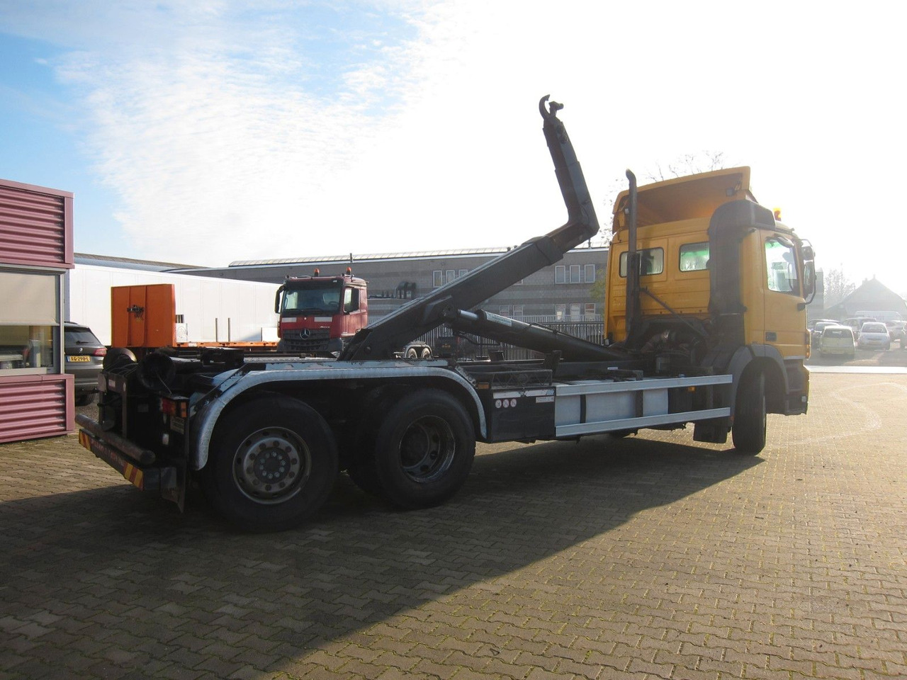 Mercedes-Benz Actros 2536 L 6X2*4 Hiab Multilift 470tkm - Hook lift truck: picture 4 Mercedes-Benz Actros 2536 L 6X2*4 Hiab Multilift 470tkm - Hook lift truck: picture 4
