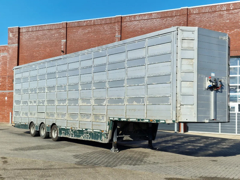 Pezzaioli 5 deck livestock trailer - Water & Ventilation - Loadlift - Folding floors - BPW Axle - 155M3 - Livestock semi-trailer: picture 2 Pezzaioli 5 deck livestock trailer - Water & Ventilation - Loadlift - Folding floors - BPW Axle - 155M3 - Livestock semi-trailer: picture 2