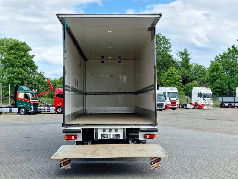 Box truck Renault D16 250 4x2 Box with side doors - Zepro loadlift - Euro 6 - Low KM - Sleepercab: picture 9
