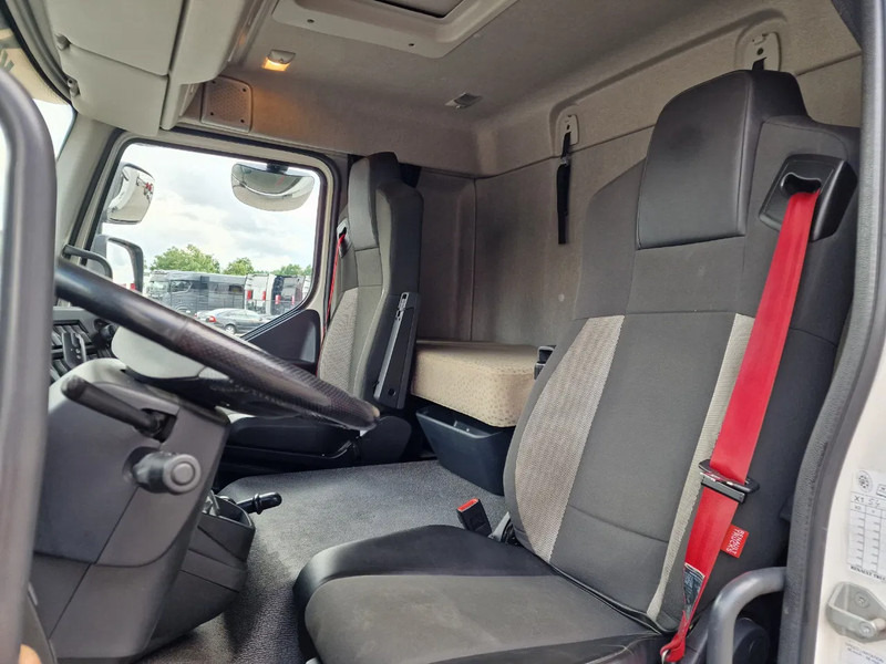 Box truck Renault D16 250 4x2 Box with side doors - Zepro loadlift - Euro 6 - Low KM - Sleepercab: picture 18