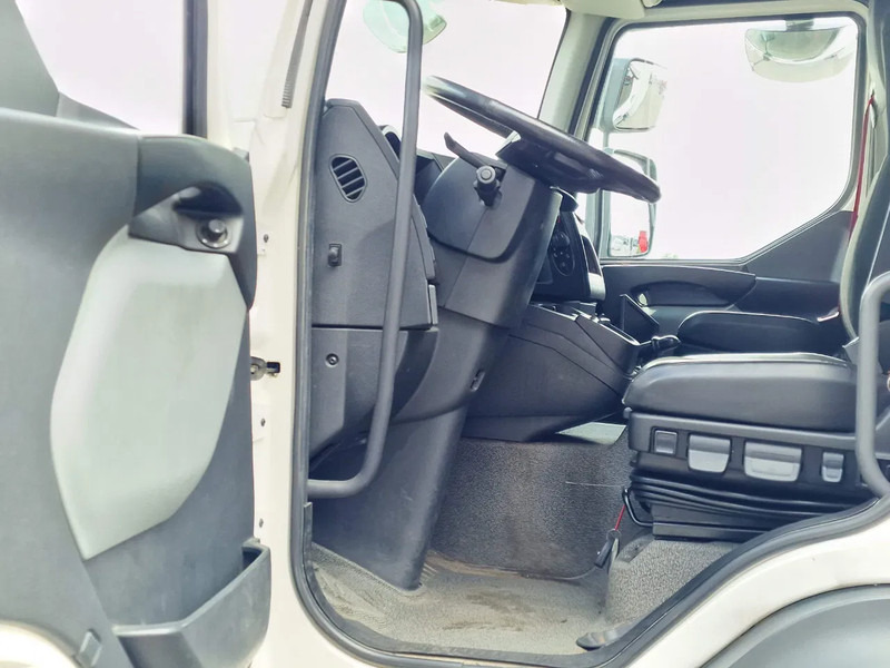 Box truck Renault D16 250 4x2 Box with side doors - Zepro loadlift - Euro 6 - Low KM - Sleepercab: picture 13