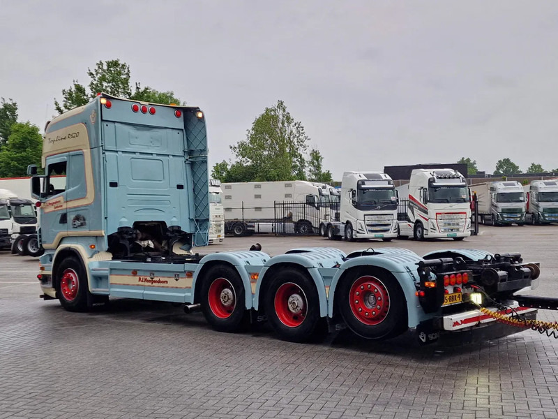 Scania R620 Topline 8x4 - Retarder - Full air - Custom interior - Show truck - HUB reduction - Cab chassis truck: picture 4 Scania R620 Topline 8x4 - Retarder - Full air - Custom interior - Show truck - HUB reduction - Cab chassis truck: picture 4
