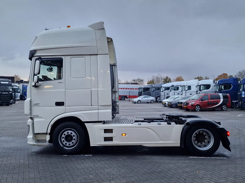 DAF XF 460 SuperSpaceCab 4x2 - Full air - Night Clima - TV -Microwave - Full spoiler - Navi - Tractor unit: picture 4 DAF XF 460 SuperSpaceCab 4x2 - Full air - Night Clima - TV -Microwave - Full spoiler - Navi - Tractor unit: picture 4